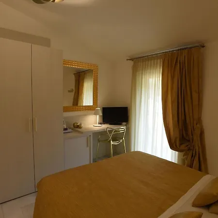 Hotell La Vigna 3*