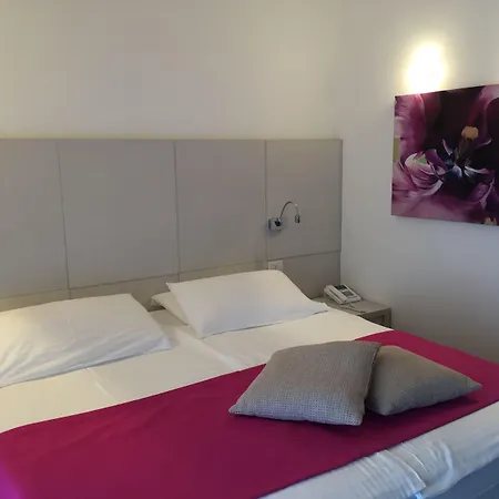 Отель La Vigna Монелья