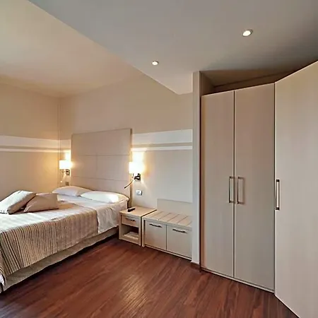 Hotel La Vigna 3*